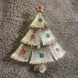 Vtg Festive Gold tone Christmas Tree Brooch Pin